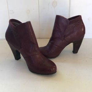 Kenneth Cole Reaction bootie size 8